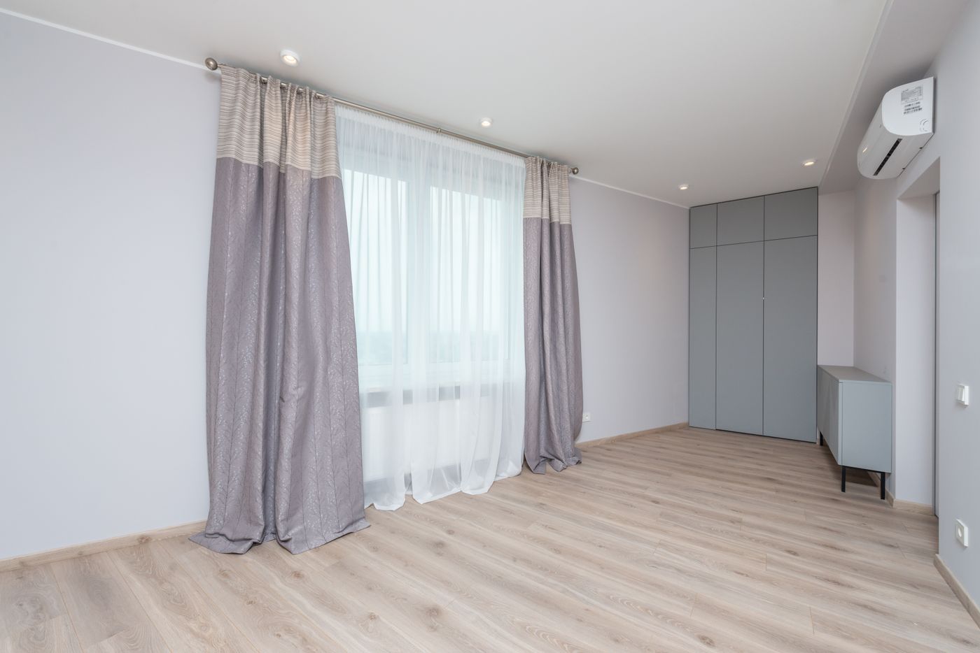 Chambre équipée d’une unité intérieure murale